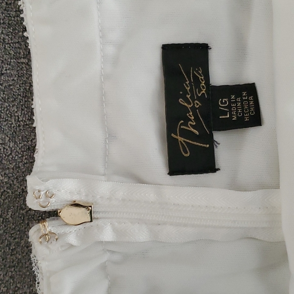 🆕️ Thalia ♡ Sodi White Ruffle Floral Lace Overlay Strapless Dress SIZE: L - Picture 11 of 12